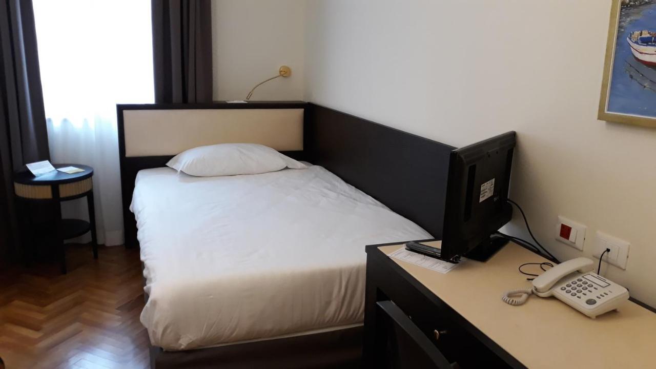 רג'יו די קאלאבריה Torrione Hotel מראה חיצוני תמונה